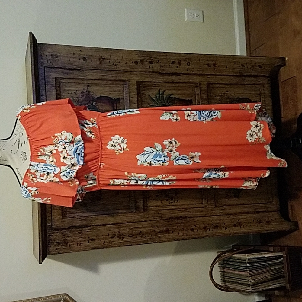 On or Off Shoulder Ruffle Print Dress (NWOT)